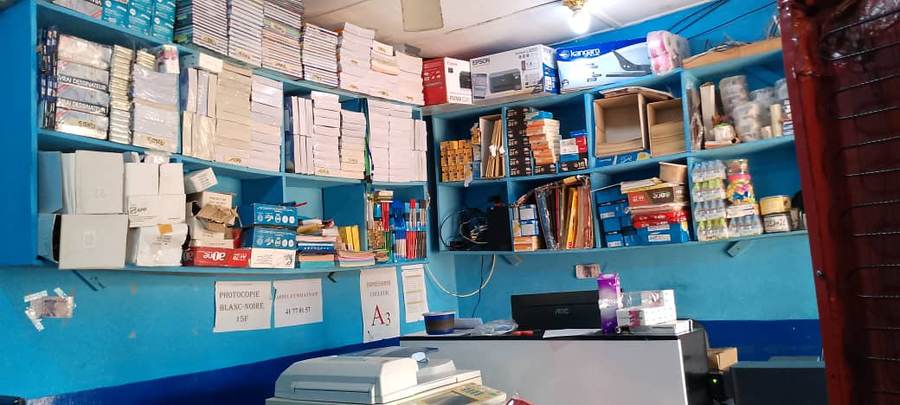 Rayons de fournitures scolaires et de bureau chez ignacell@